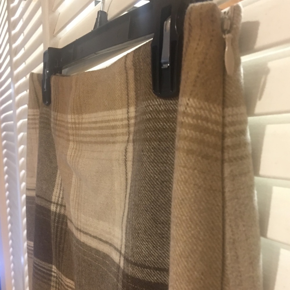 💝DONATED💝 EUC Ann Taylor Plaid Wool Pencil Skirt - Picture 3 of 8